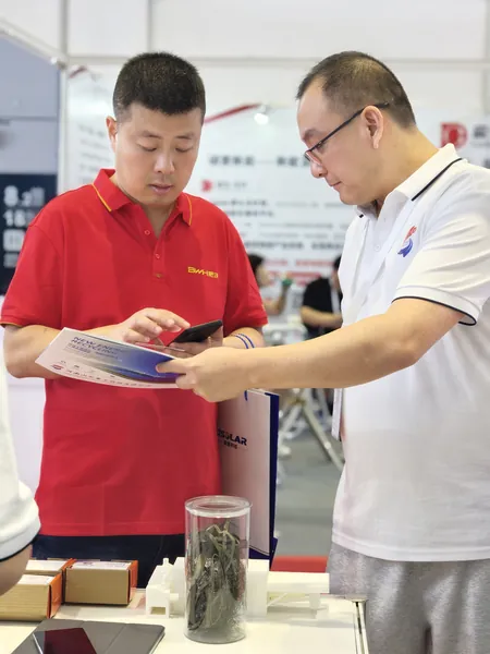 Shanshui team and visitors at SNEC PV+ 2026