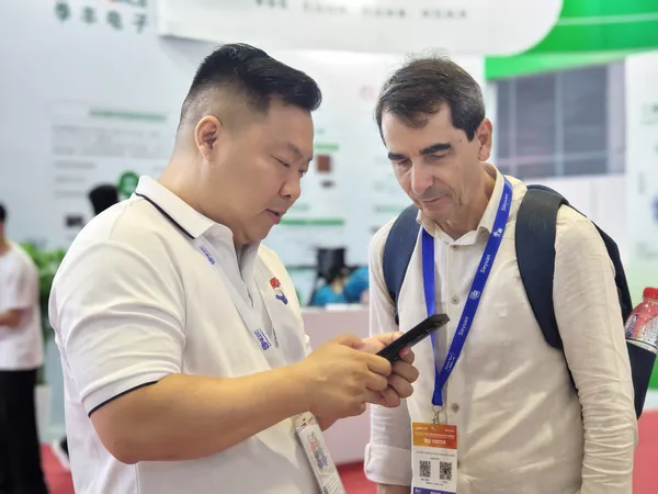 Shanshui team and visitors at SNEC PV+ 2026