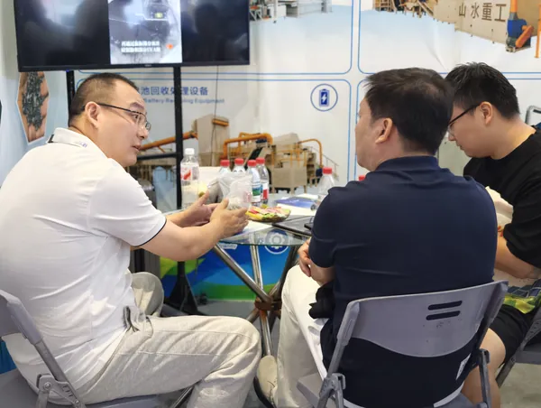 Shanshui team and visitors at SNEC PV+ 2026