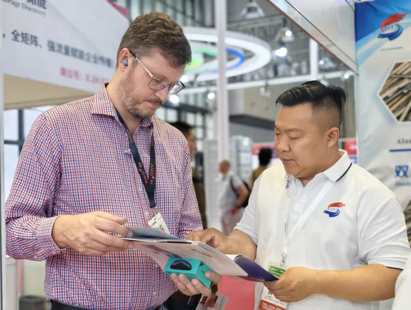 Shanshui team and visitors at SNEC PV+ 2026