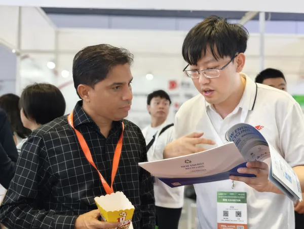 Shanshui team and visitors at SNEC PV+ 2026