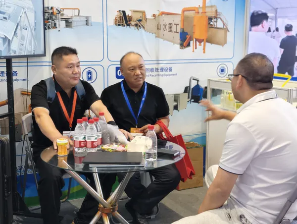 Shanshui team and visitors at SNEC PV+ 2026