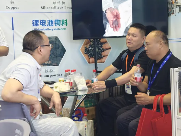 Shanshui team and visitors at SNEC PV+ 2026