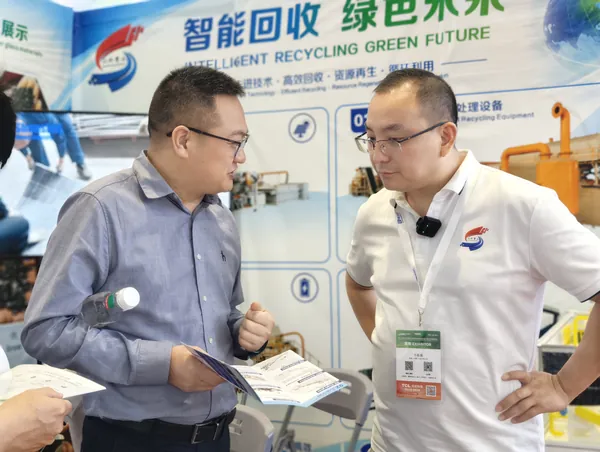 Shanshui team and visitors at SNEC PV+ 2026