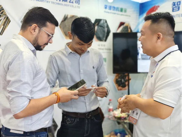 Shanshui team and visitors at SNEC PV+ 2026