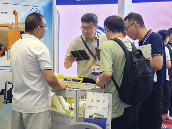 Shanshui team and visitors at SNEC PV+ 2026