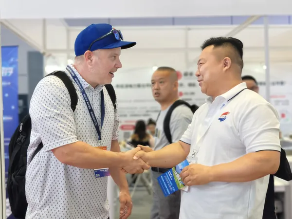 Shanshui team and visitors at SNEC PV+ 2026